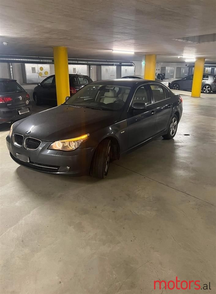 2009' BMW 525 photo #4