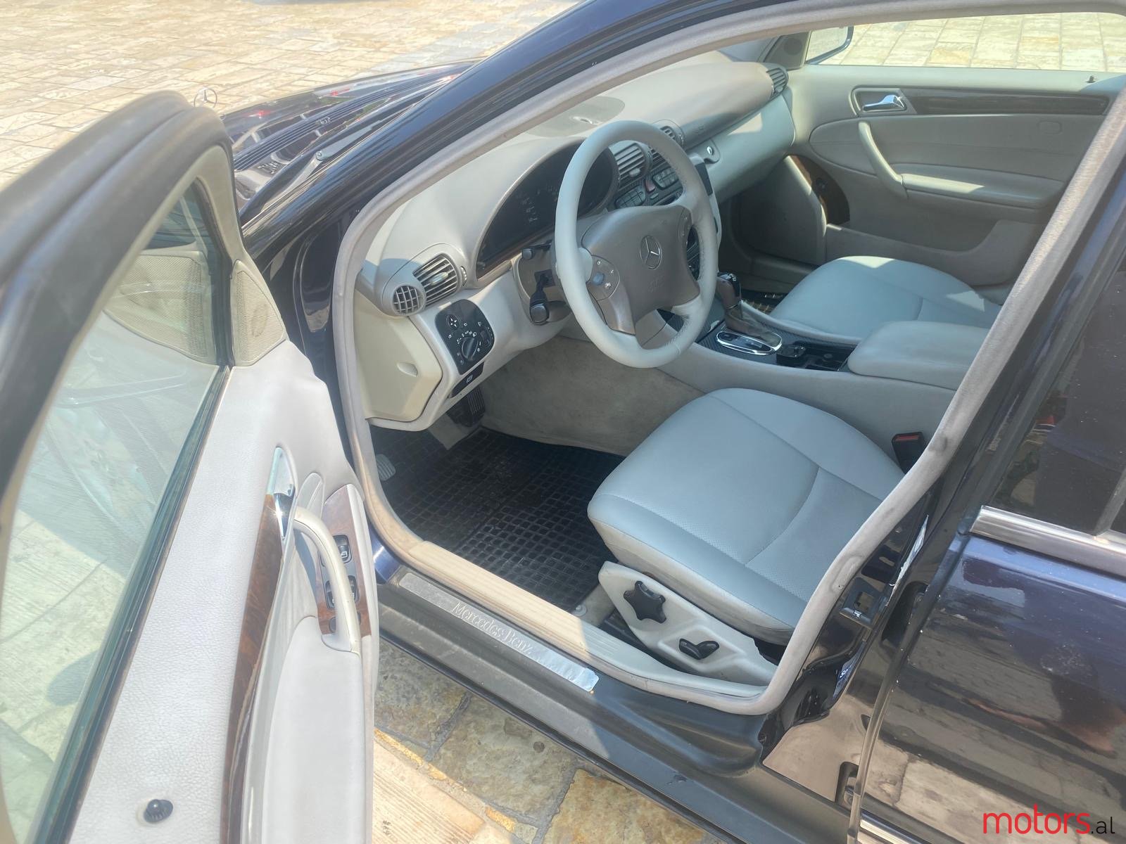 2001' Mercedes-Benz C 220 photo #3