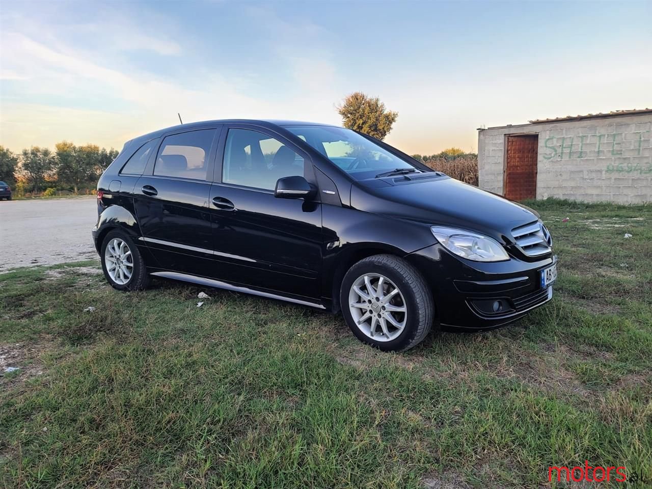 2009' Mercedes-Benz B 180 photo #3