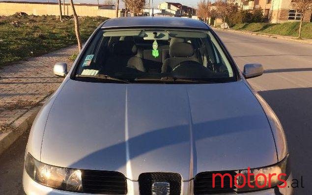 2001' SEAT Leon photo #2