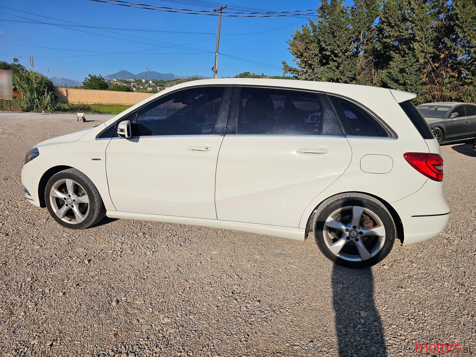 2012' Mercedes-Benz B 200 photo #4