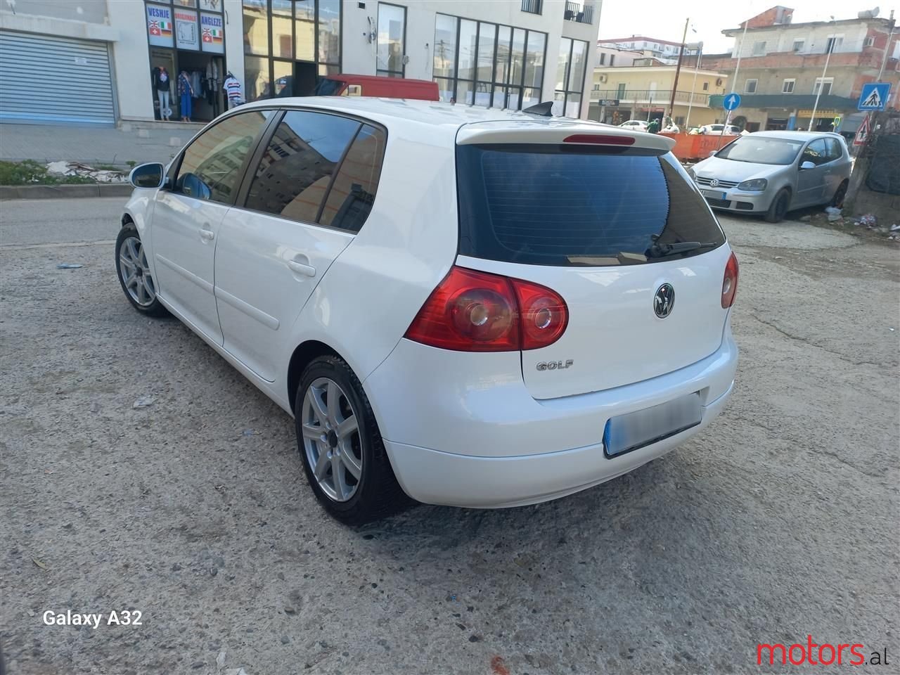 2007' Volkswagen Golf photo #4