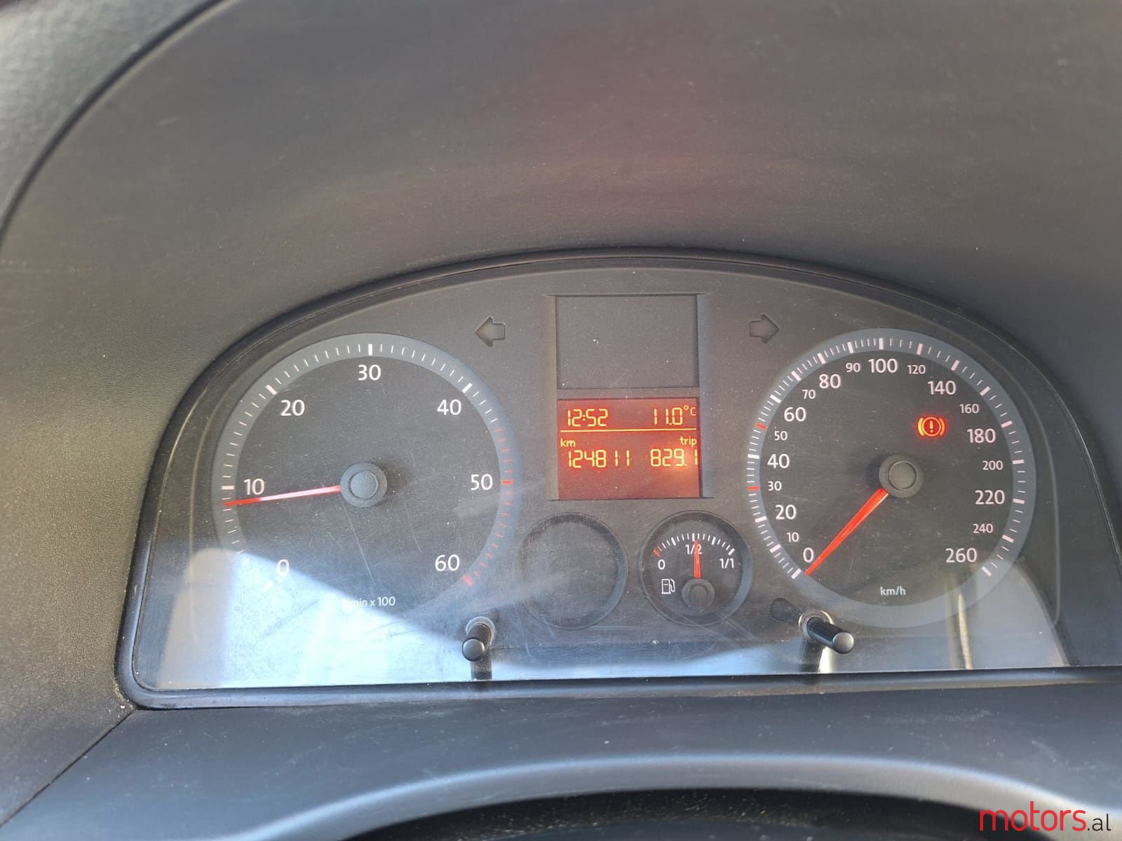 2011' Volkswagen Caddy photo #6