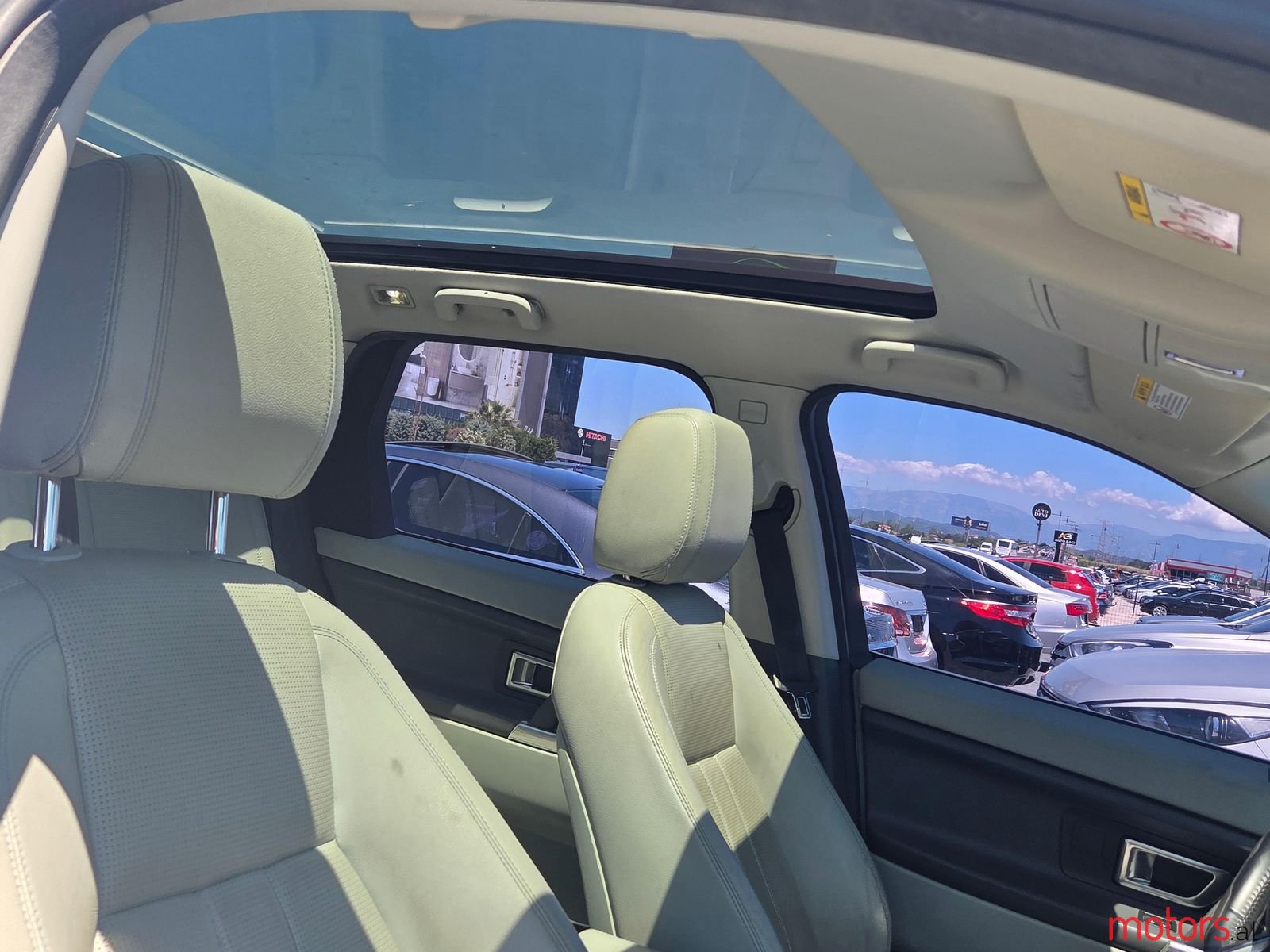 2016' Land Rover Discovery Sport photo #6