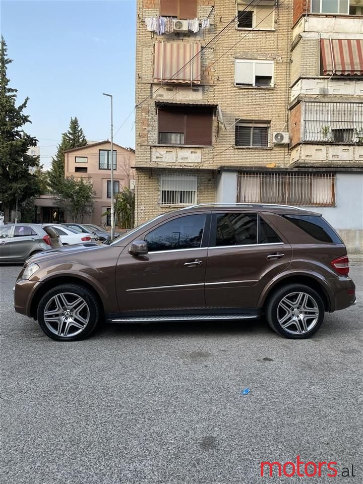 2010' Mercedes-Benz ML 350 photo #6
