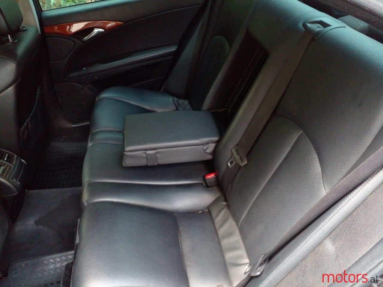 2009' Mercedes-Benz E 220 photo #3