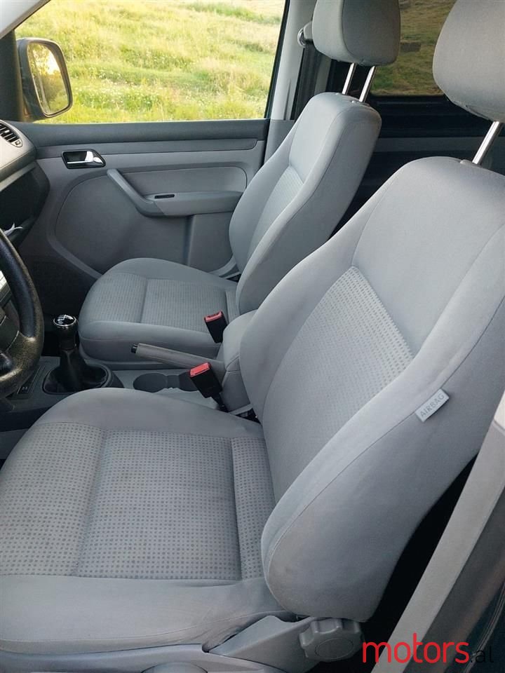 2010' Volkswagen Caddy photo #5