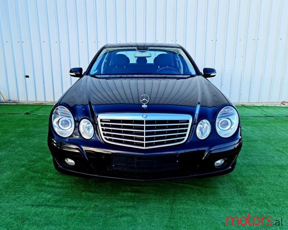 2006' Mercedes-Benz E 220 photo #1