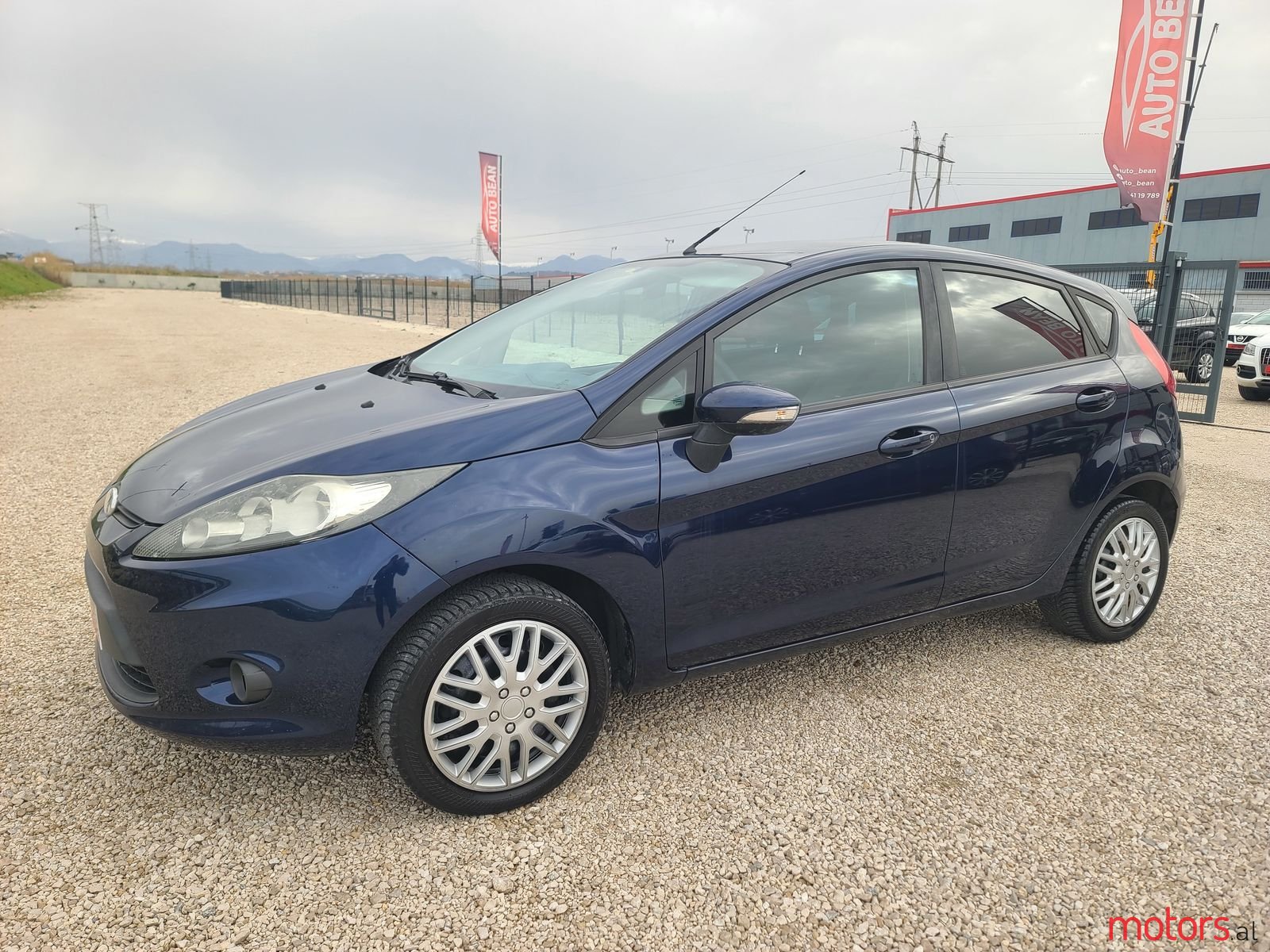 2011' Ford Fiesta photo #1