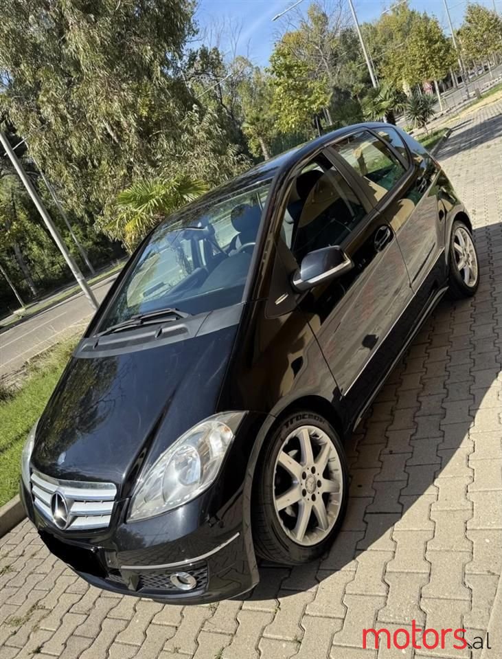2009' Mercedes-Benz A 180 photo #1