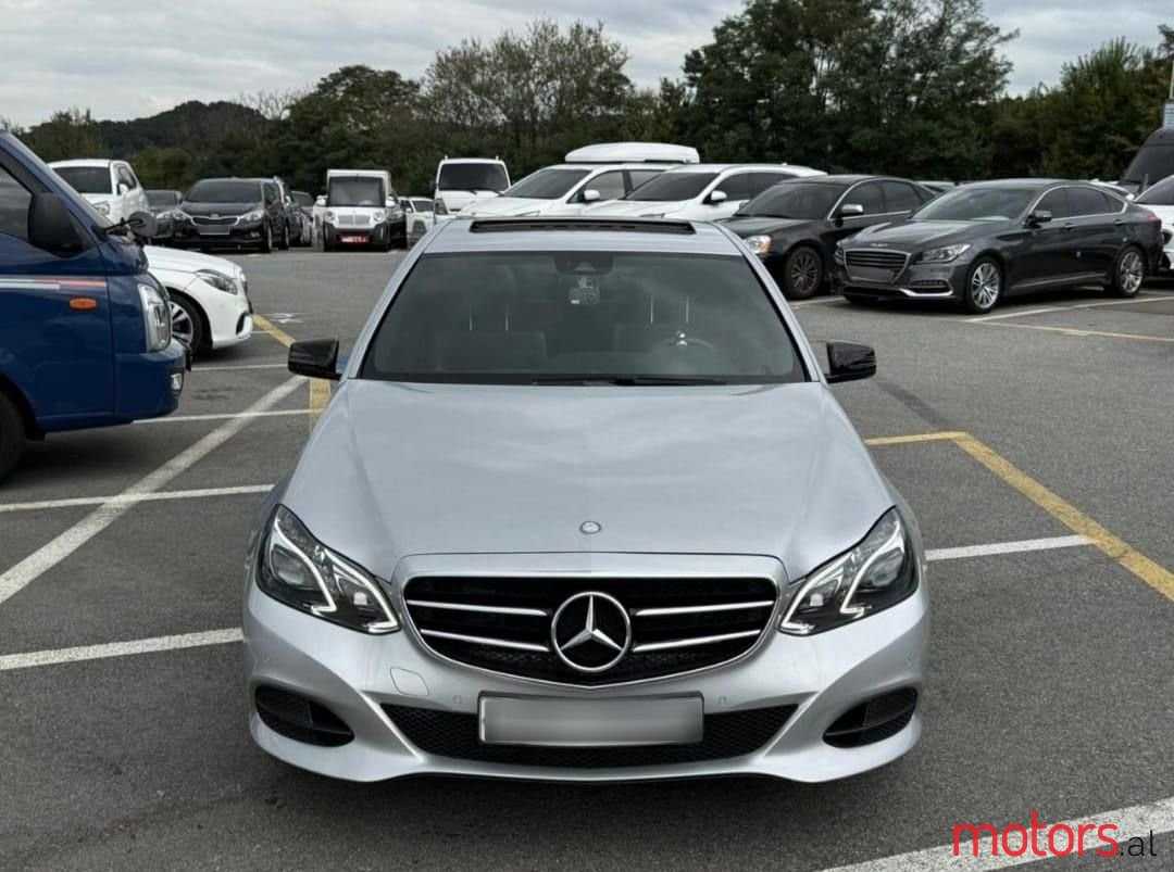 2015' Mercedes-Benz E 220 photo #1