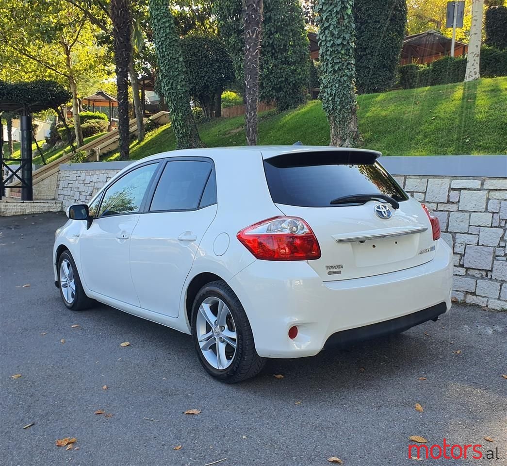 2010' Toyota Auris photo #5