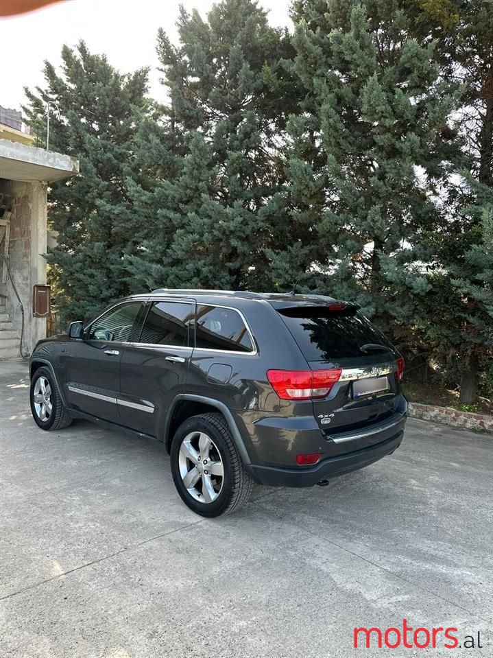 2011' Jeep Grand Cherokee photo #4