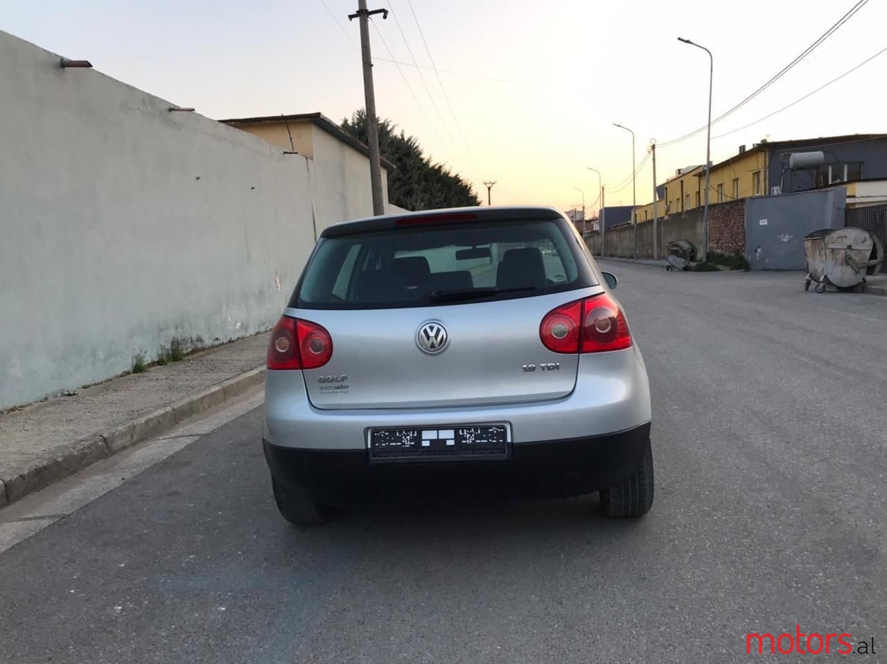 2004' Volkswagen Golf photo #5