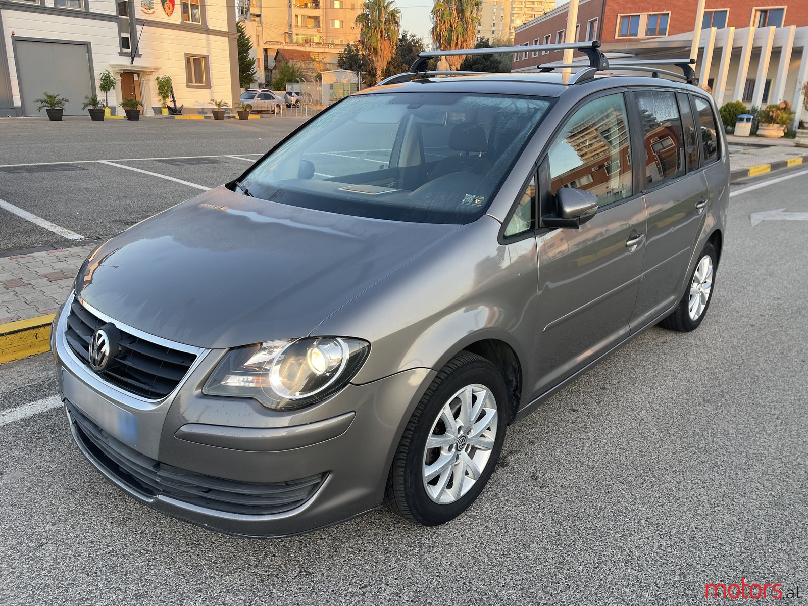 2010' Volkswagen Touran super photo #1