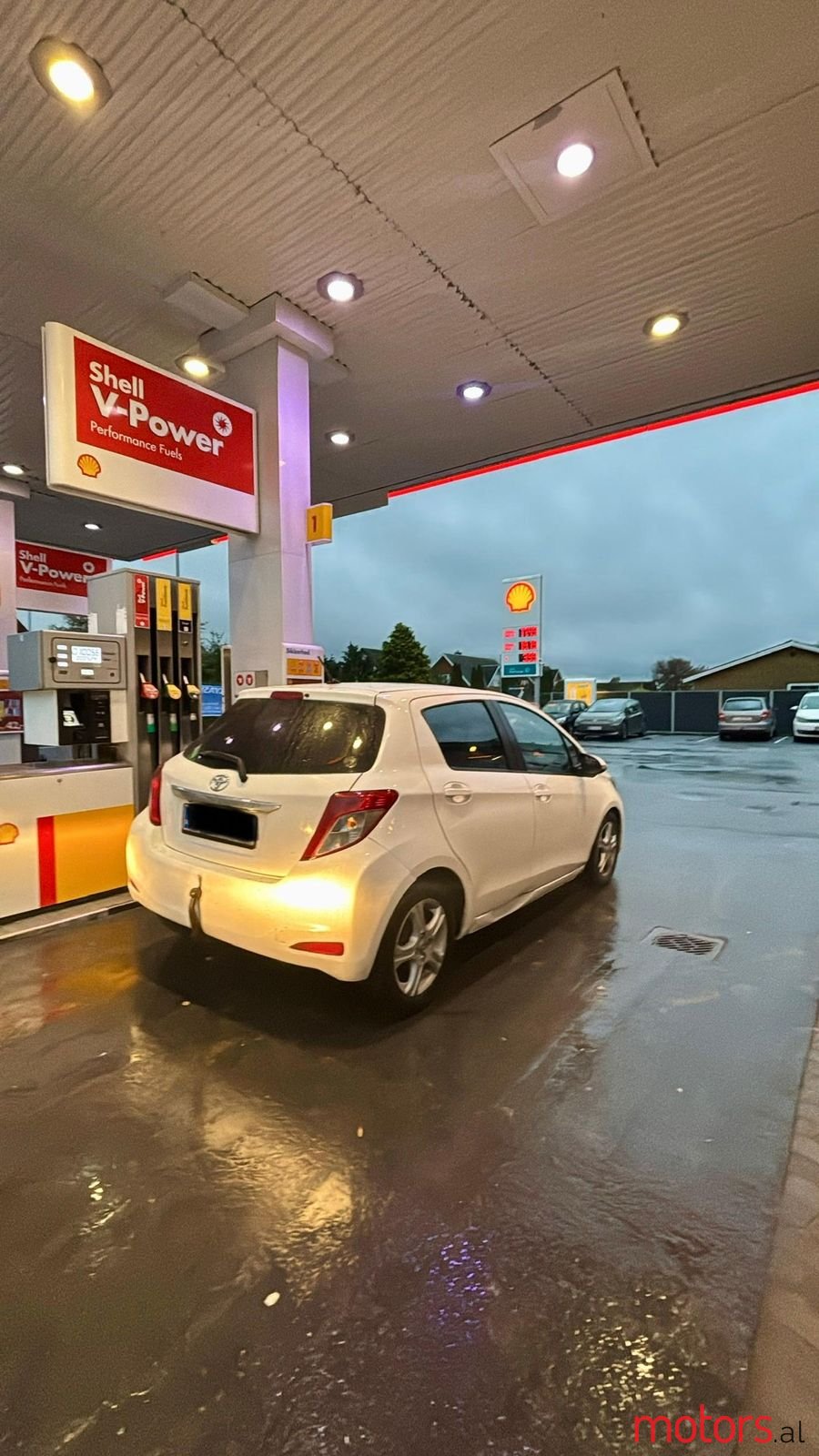 2013' Toyota Yaris photo #2