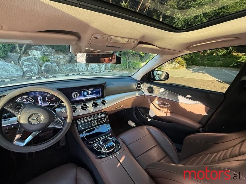 2017' Mercedes-Benz E 350 photo #2