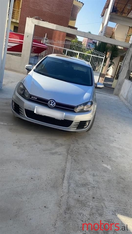 2010' Volkswagen Golf photo #1