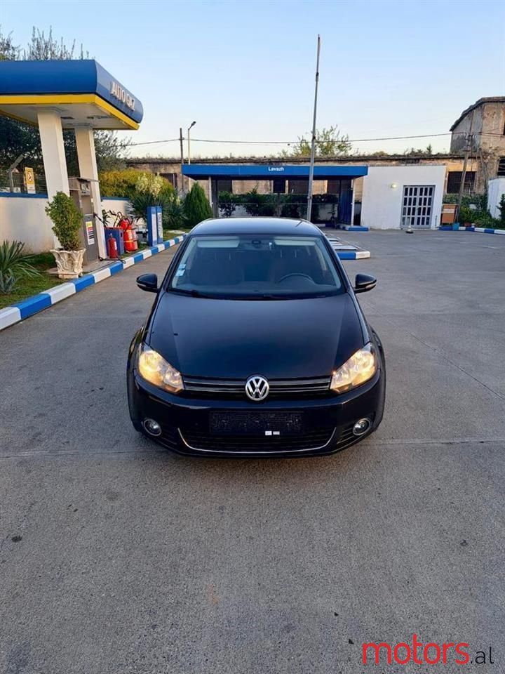 2010' Volkswagen Golf photo #5