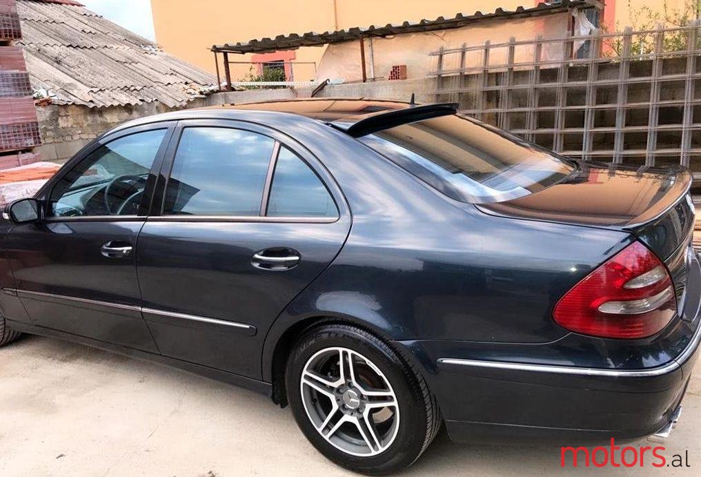 2003' Mercedes-Benz E 270 photo #2