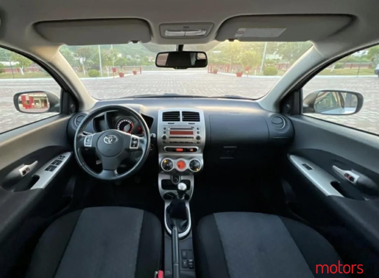 2009' Toyota Urban Cruiser photo #6