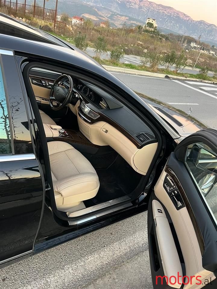 2012' Mercedes-Benz S 350 photo #2