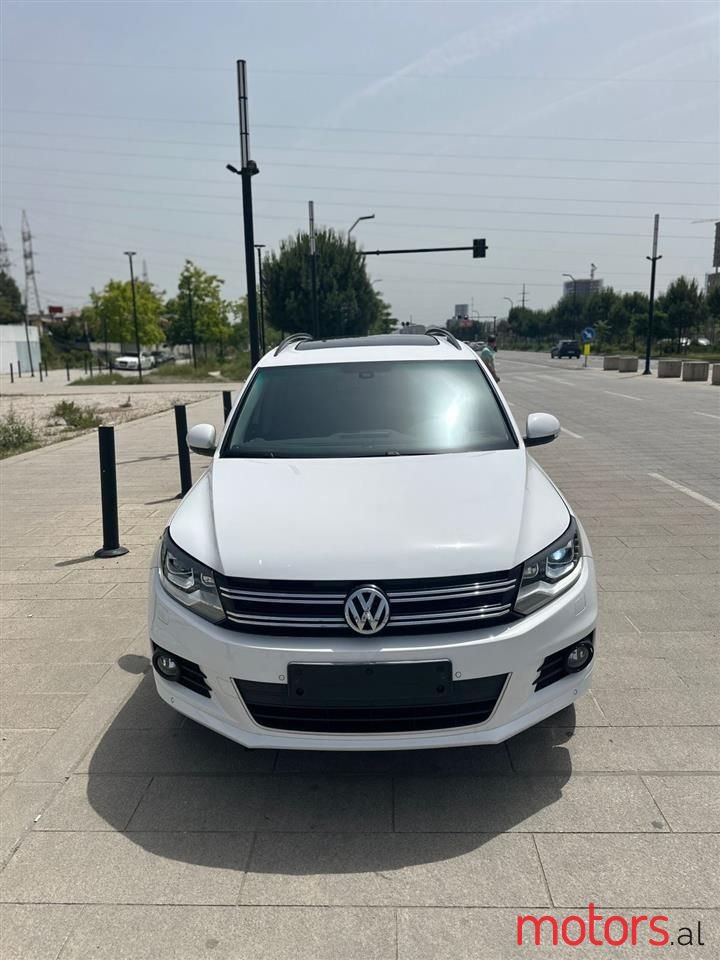 2012' Volkswagen Tiguan photo #1