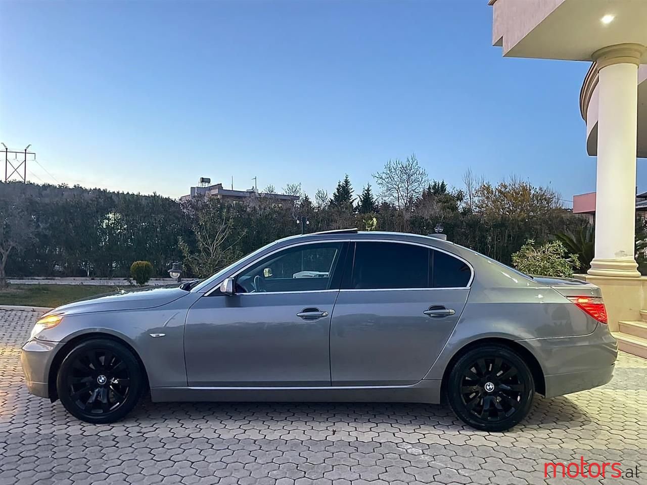 2007' BMW 530 photo #2