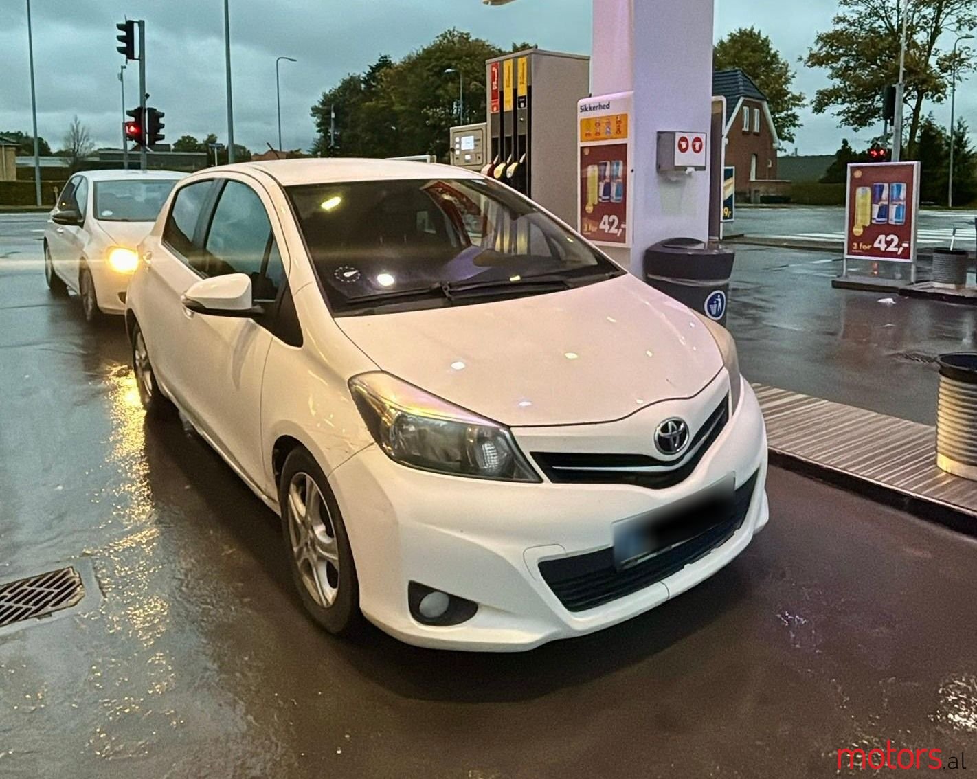 2013' Toyota Yaris photo #1