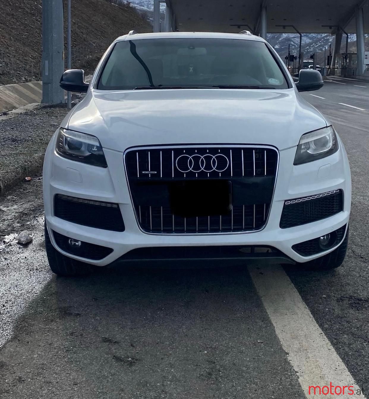 2011' Audi Q7 photo #2