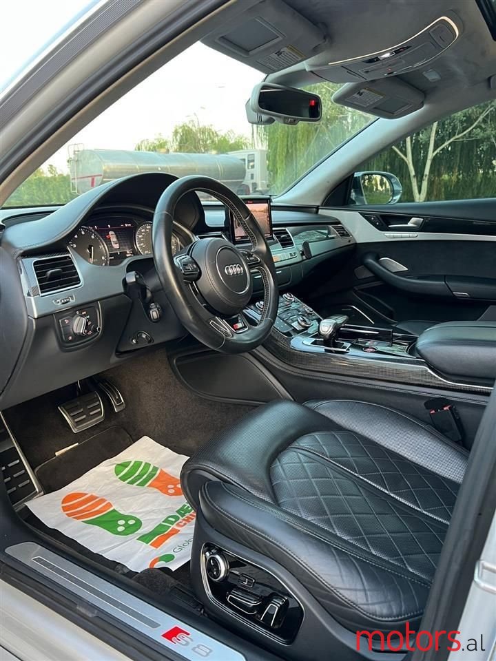 2013' Audi S8 photo #3