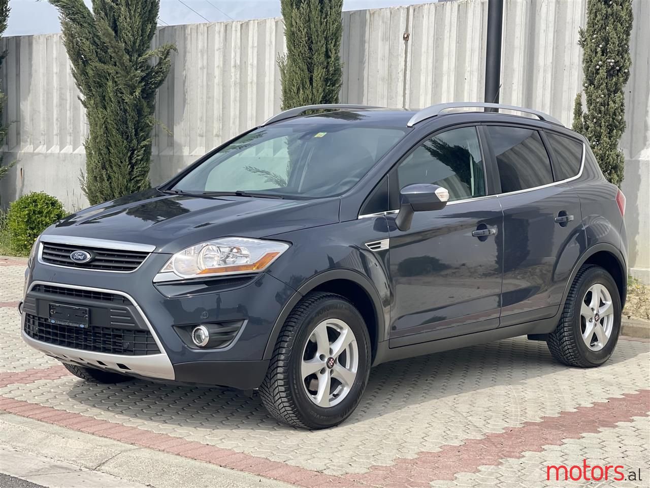 2011' Ford Kuga photo #1