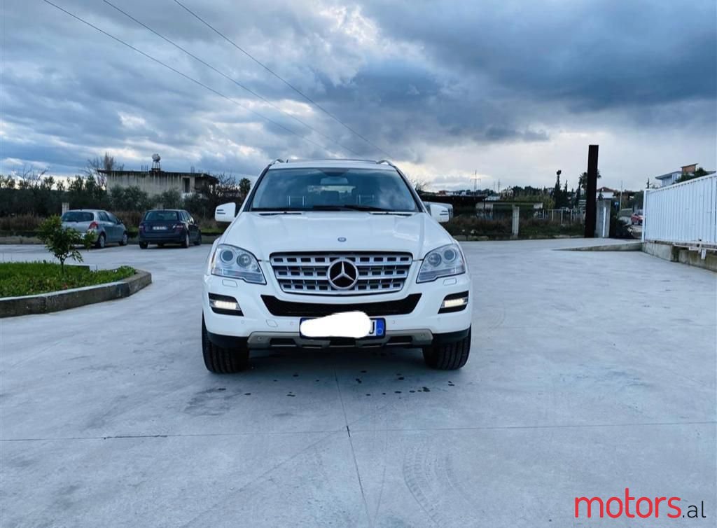 2011' Mercedes-Benz ML 350 photo #1