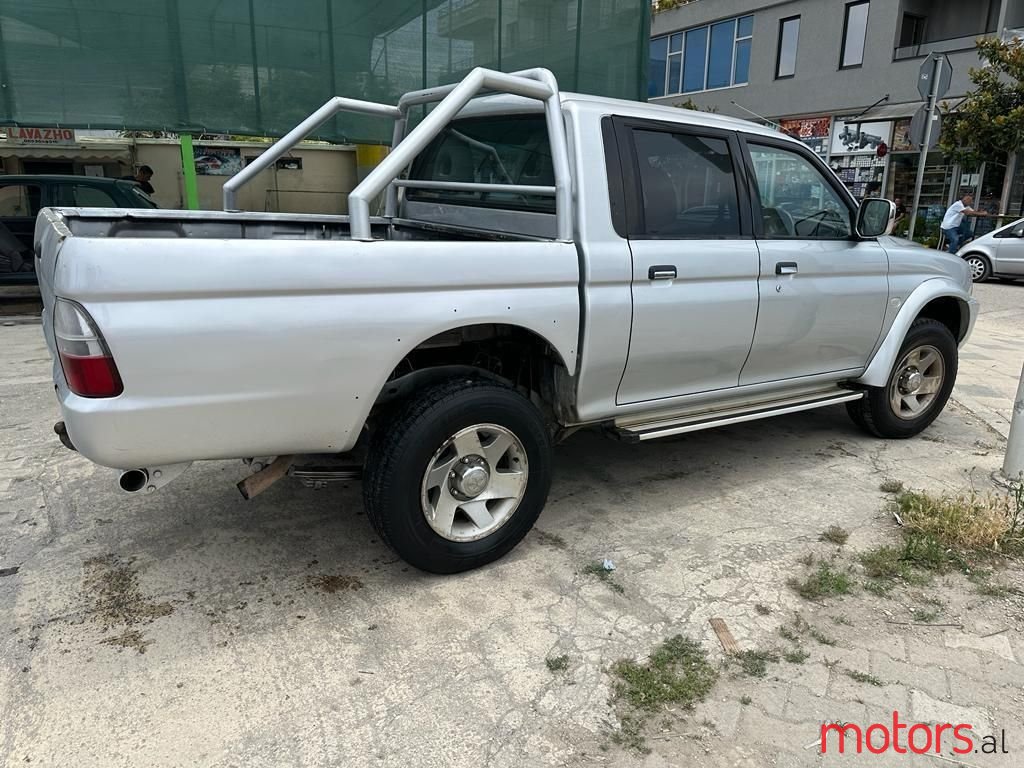 2003' Mitsubishi L200 photo #1