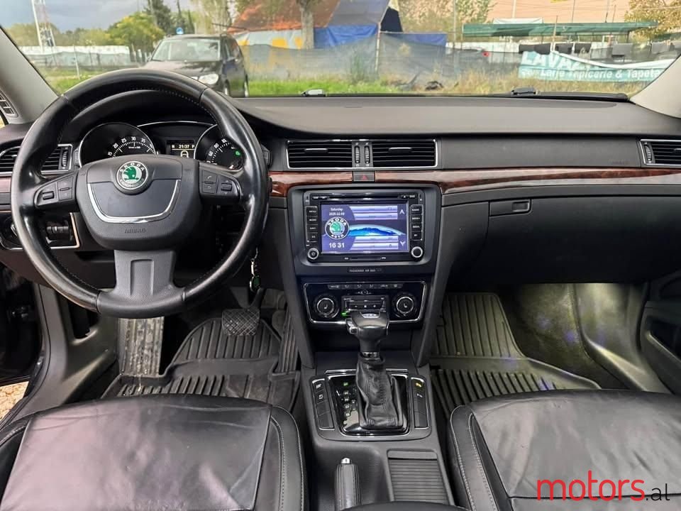 2007' Skoda Superb photo #3