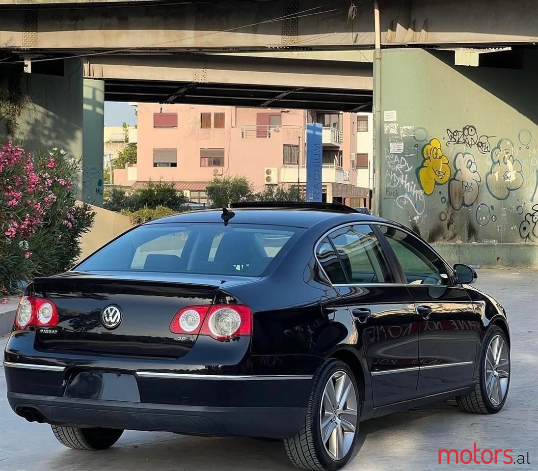 2010' Volkswagen Passat photo #1