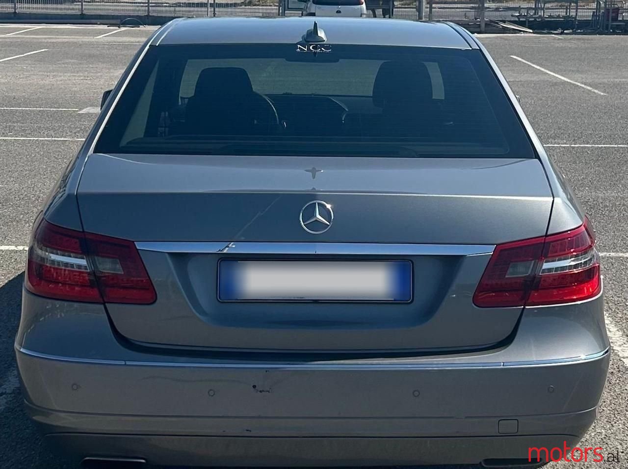 2011' Mercedes-Benz 220 photo #5