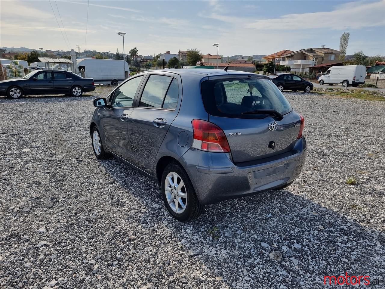 2009' Toyota Yaris photo #4