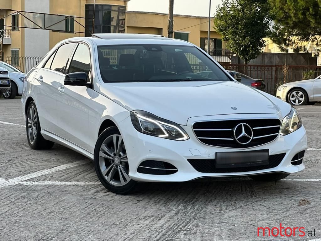 2014' Mercedes-Benz E 220 photo #1