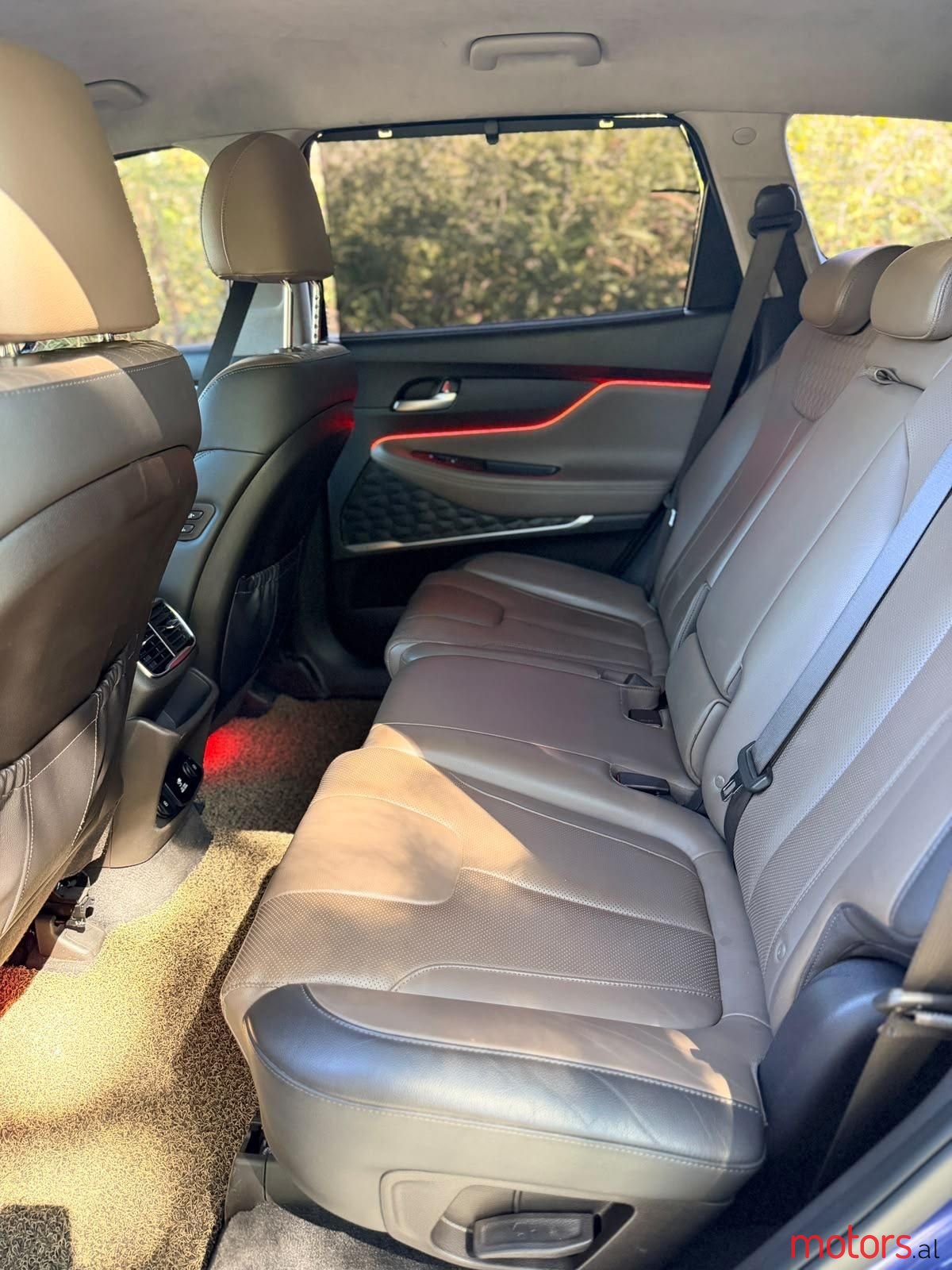 2019' Hyundai Santa Fe photo #2