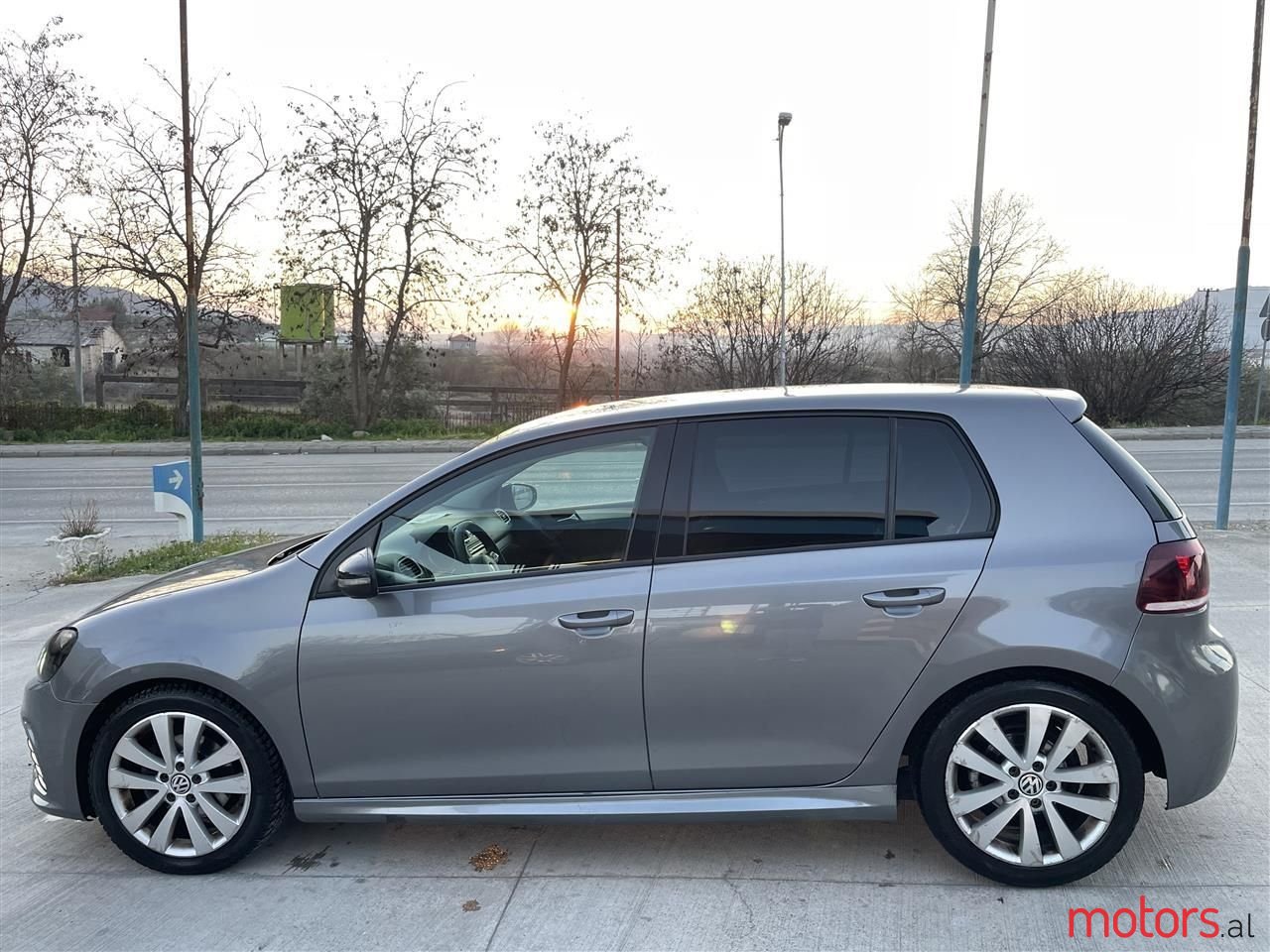 2012' Volkswagen Golf photo #2