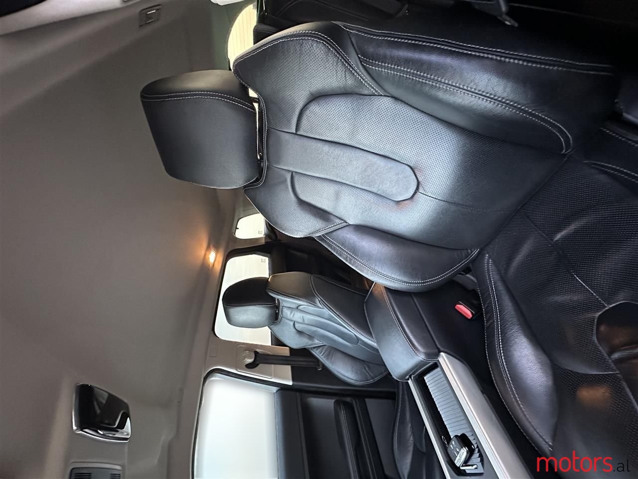 2012' Land Rover Range Rover Evoque photo #6