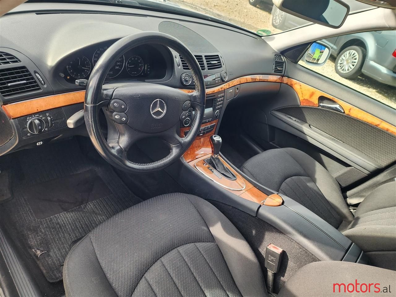 2007' Mercedes-Benz E 200 photo #6