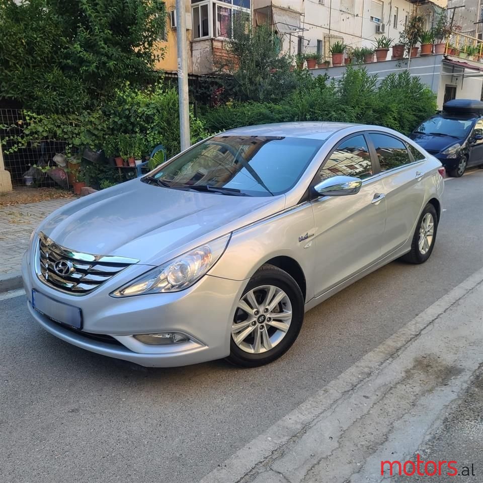 2011' Hyundai Sonata photo #1