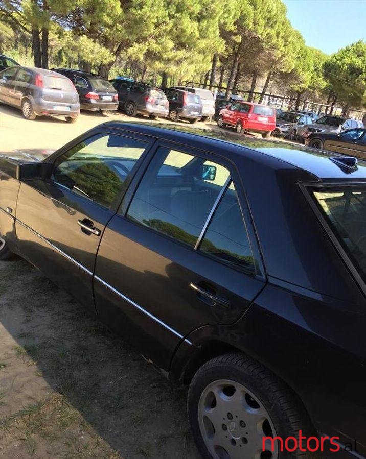 1988' Mercedes-Benz 250 photo #1