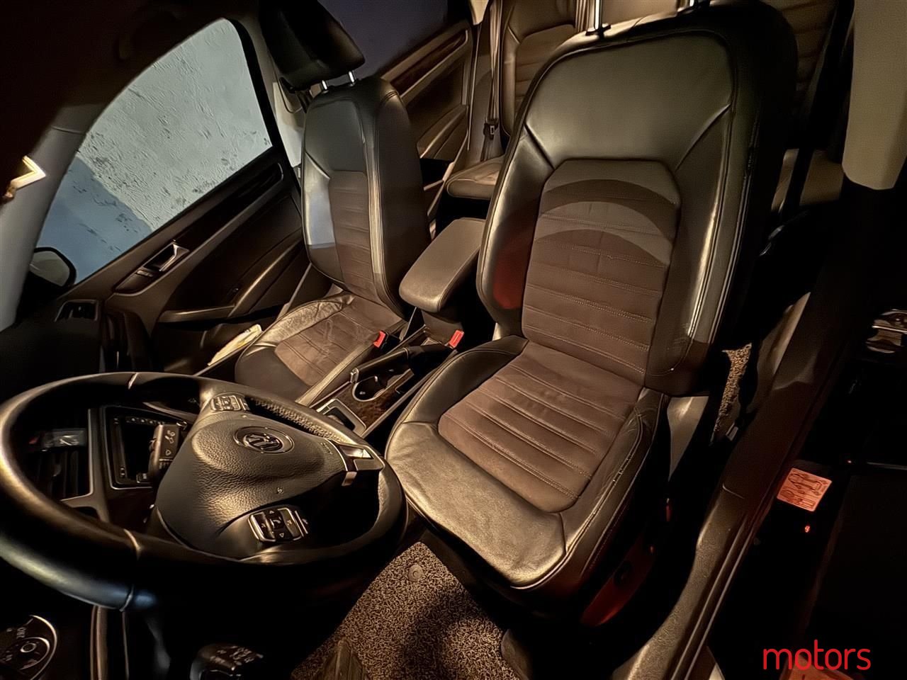 2014' Volkswagen Passat photo #5