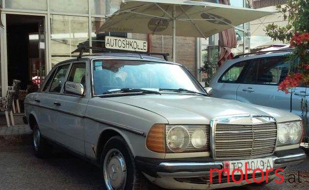 1982' Mercedes-Benz 240 photo #1