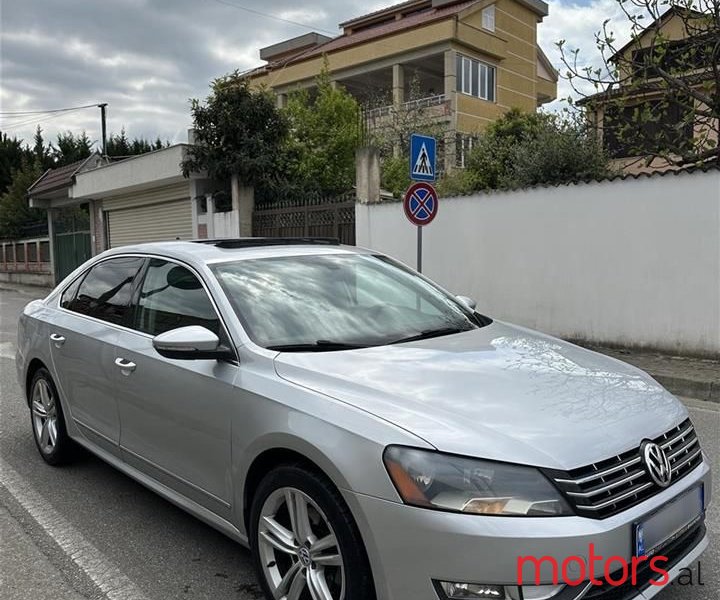 2013' Volkswagen Passat photo #2