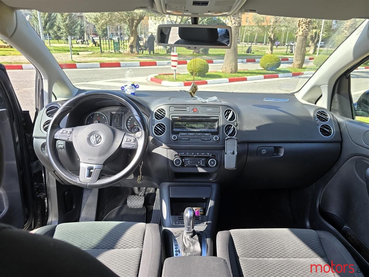 2012' Volkswagen Golf Plus photo #3