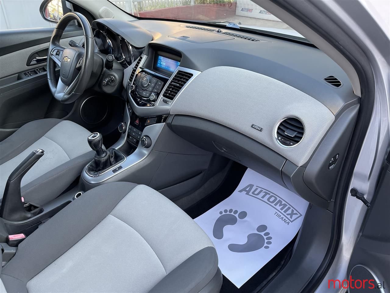 2010' Chevrolet Cruze photo #3